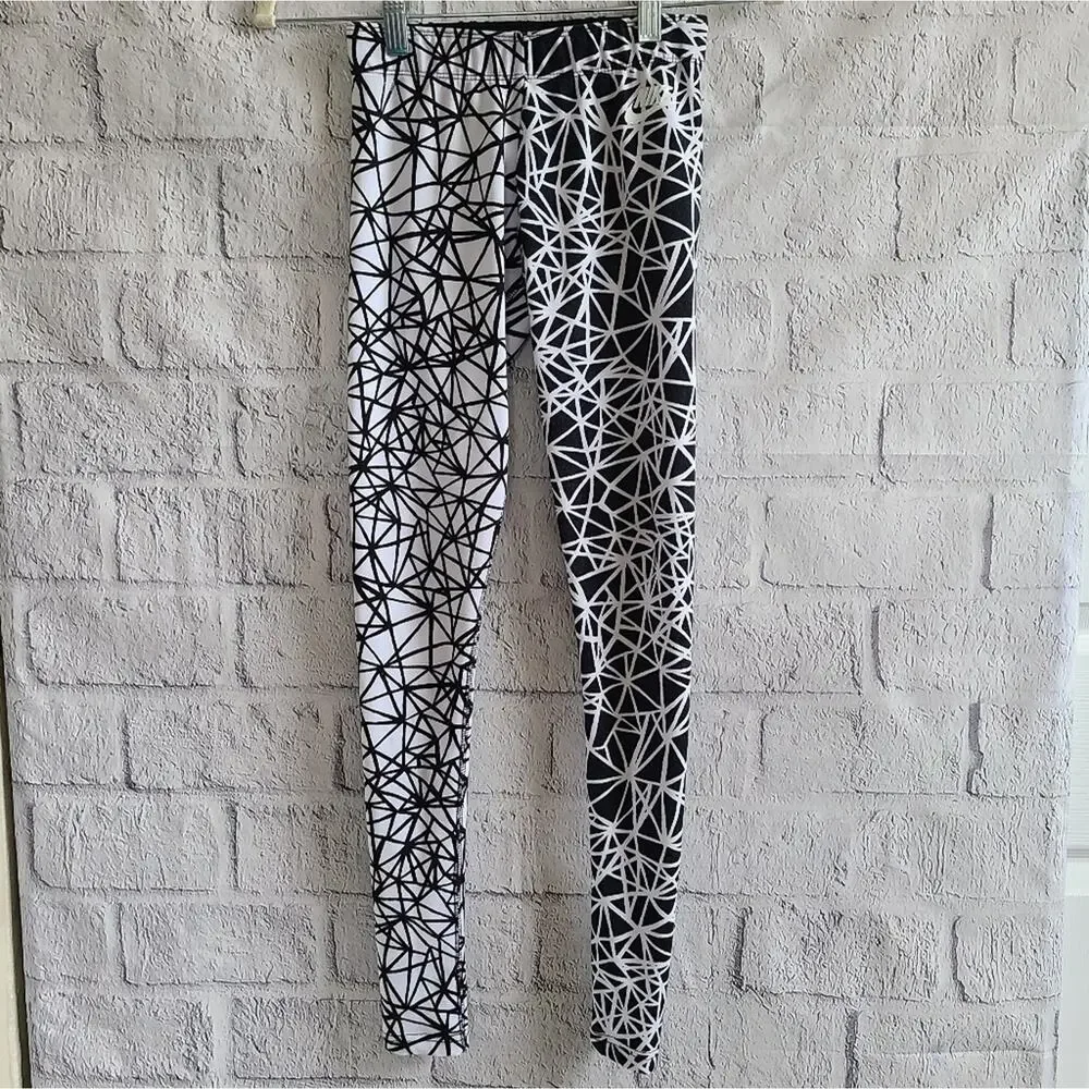 Nike Black And White‎ Geometric Patterned 2 Tone Leggings SZ XS
